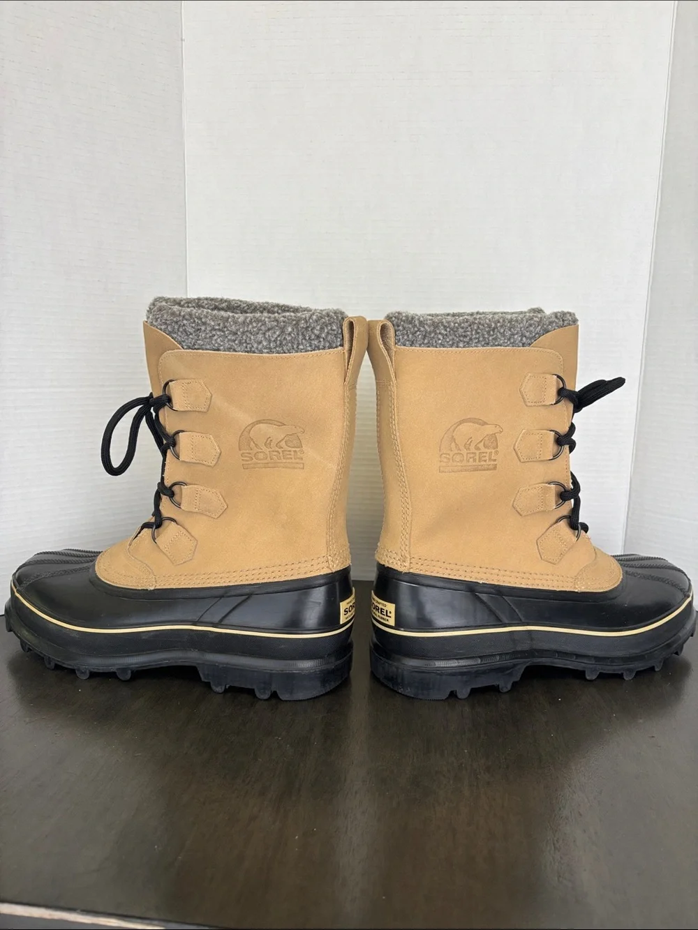 Sorel Caribu men’s 10 Black and Tan Waterproof Lace-Up Winter snow  Boots